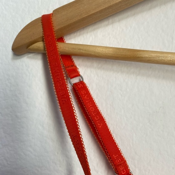 SOLD    Victoria’s Secret • Polka Dot Push Up Bra - Picture 4 of 13